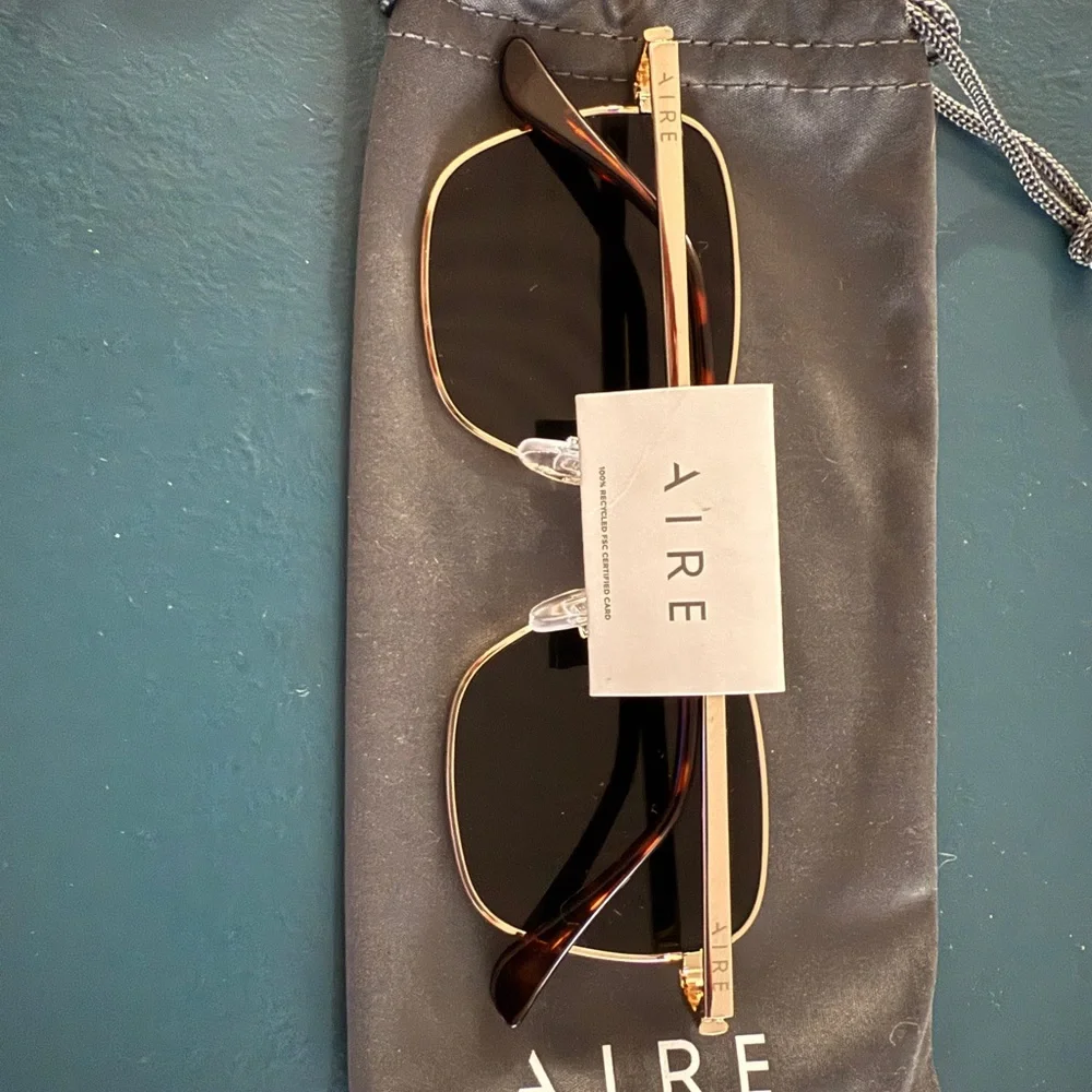 Gold and Black Women's Sunglasses - Picture 3 of 5